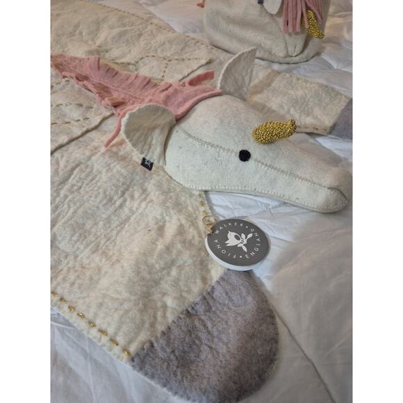 Fiona Walker England - Natural nursery & home décor 💥 NWT Rare Fiona Walker England Unicorn Wool Rug And Bag